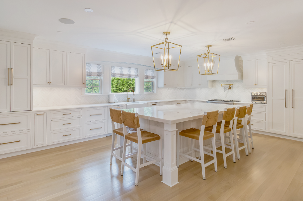 Classic White Elegance | Garden City