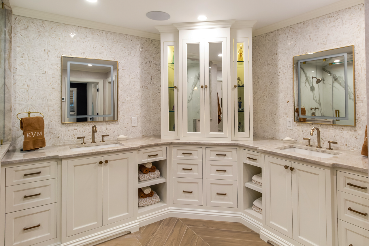 Luxurious Master Bath | East Williston